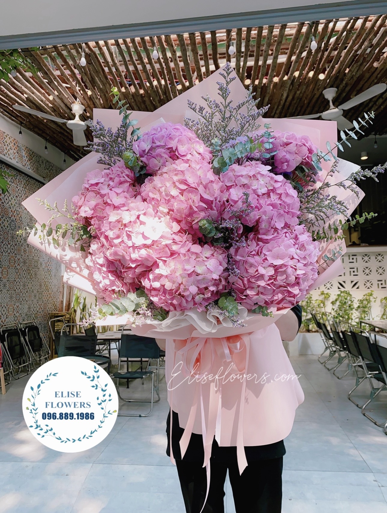 Bó hoa tặng sinh nhật bạn gái ở quận Cầu Giấy, Hà Nội. Bó hoa tặng người yêu đẹp ở Hà Nội