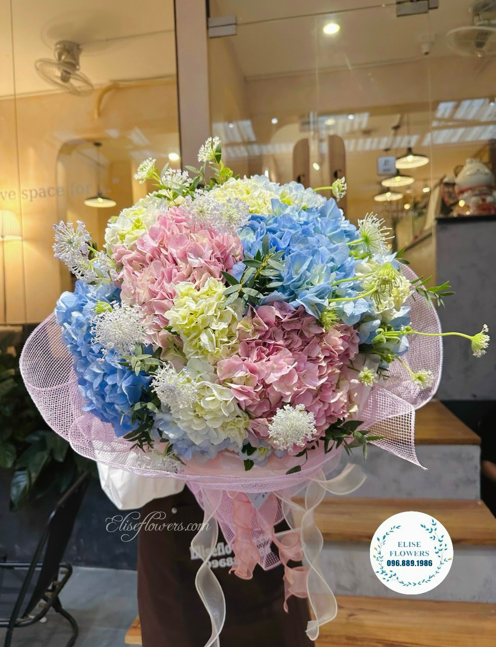 bo-hoa-cam-tu-cau-dep-o-ha-noi-dat-hoa-cam-tu-cau-dep-o-ha-noi