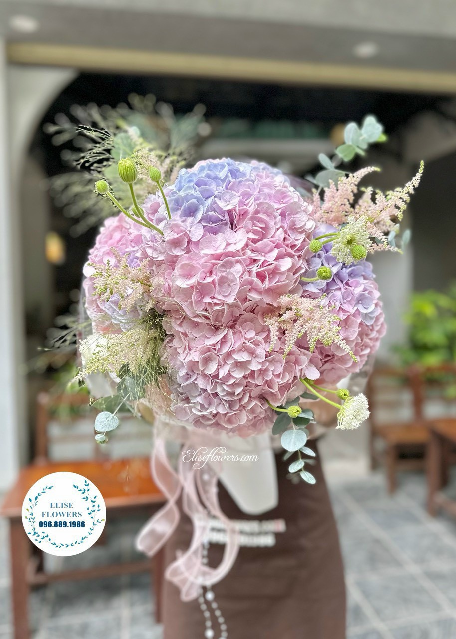 Bo-hoa-cam-tu-cau-dep-o-Ha-Noi-Dat-mua-bo-hoa-cam-tu-cau-tang-sinh-nhat-dep-o-Ha-Noi