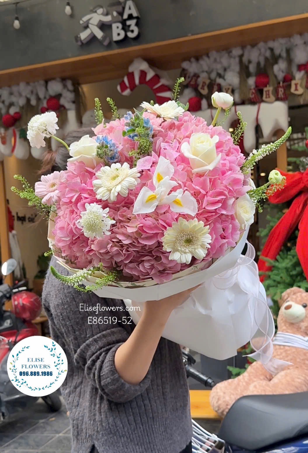 Hoa cẩm tú cầu nhập khẩu. Bó hoa tặng vợ yêu đẹp. Địa chỉ mua hoa uy tín Hà Nội