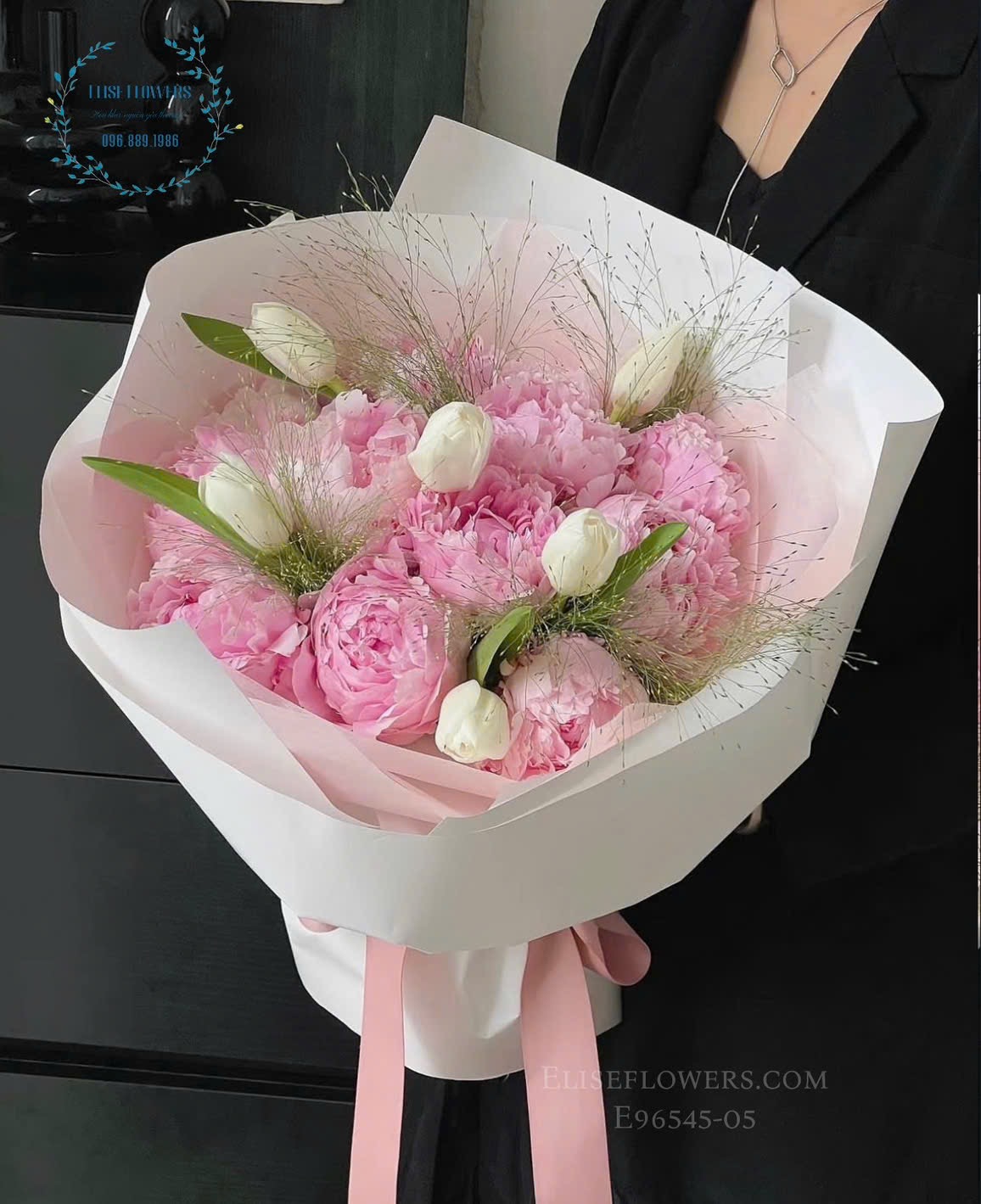 bó hoa mẫu đơn mix Tulip cao cấp chúc mừng sinh nhật ở Hà Nội.