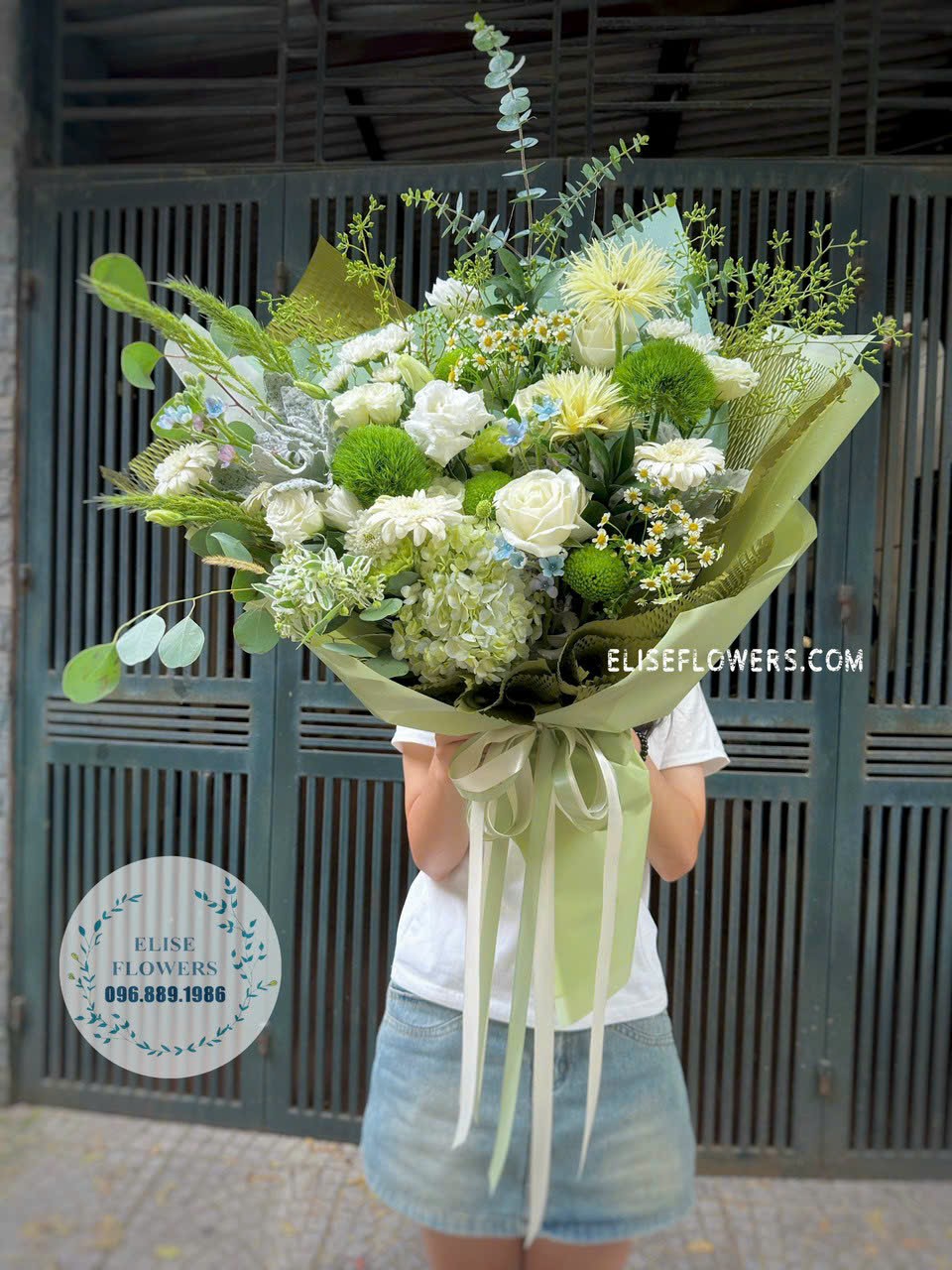 Bó hoa sinh nhật màu xanh lá. Đặt hoa sinh nhật sếp tại cửa hàng hoa Eliseflowers 