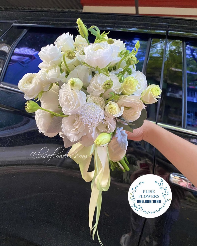 Bó hoa màu trắng cho ngày cưới hiện đại