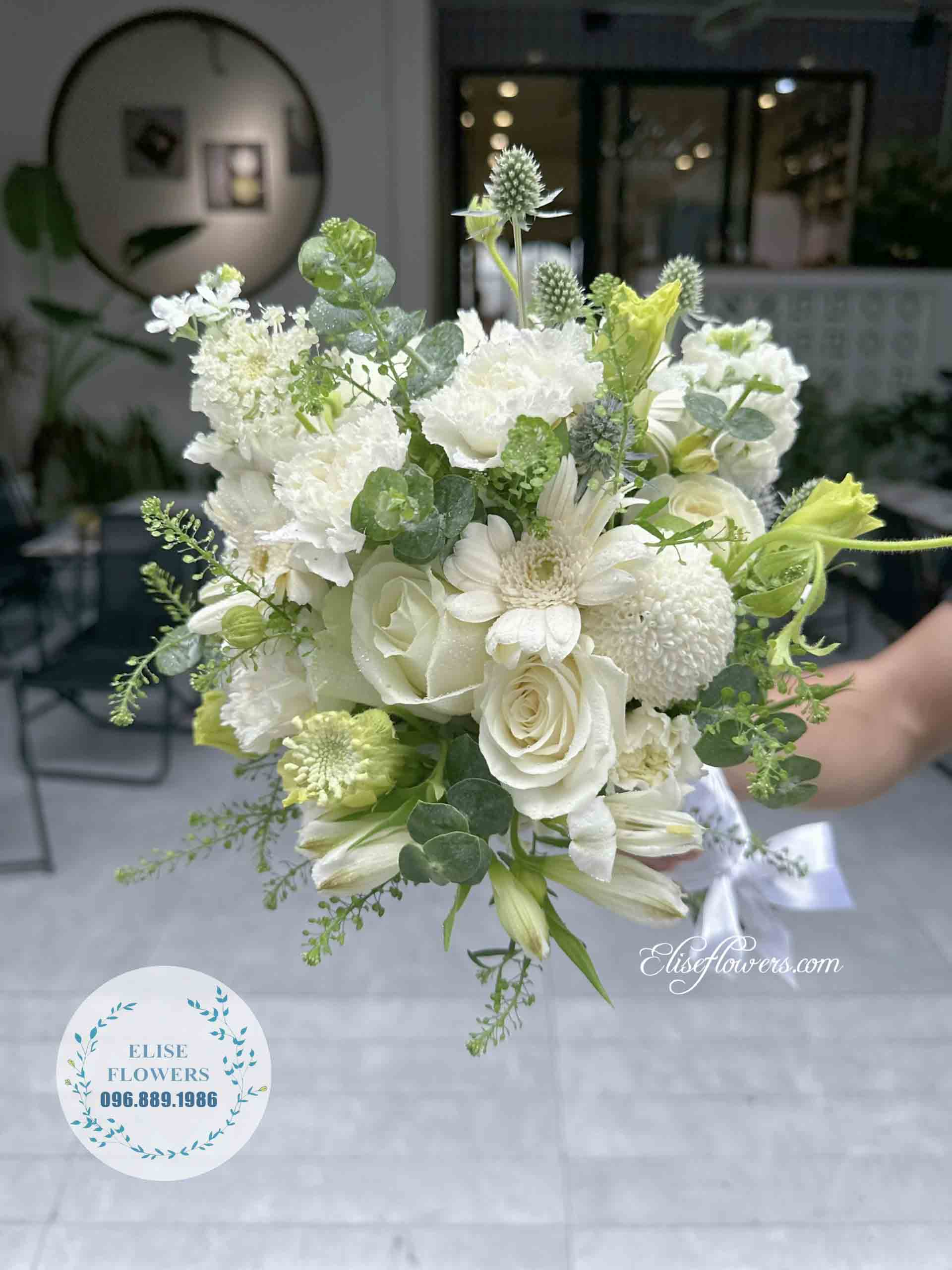 Bó hoa cưới màu trắng tinh khôi - Hoa cầm tay cô dây đẹp ở Hà Nội
