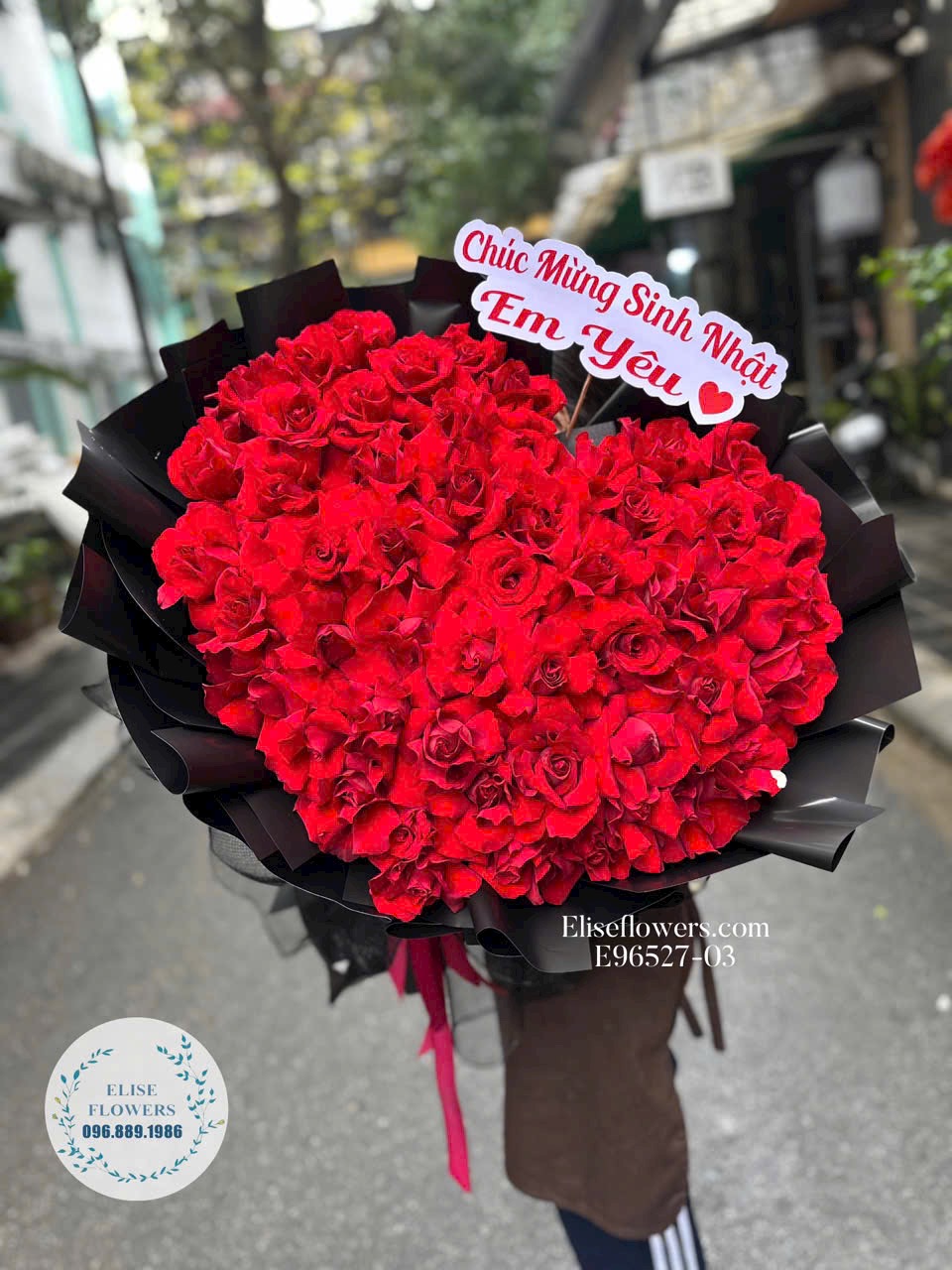 bó hoa hồng đỏ trái tim ở Hà Đông. Đặt bó hoa hồng đỏ trái tim ở Hà Đông.