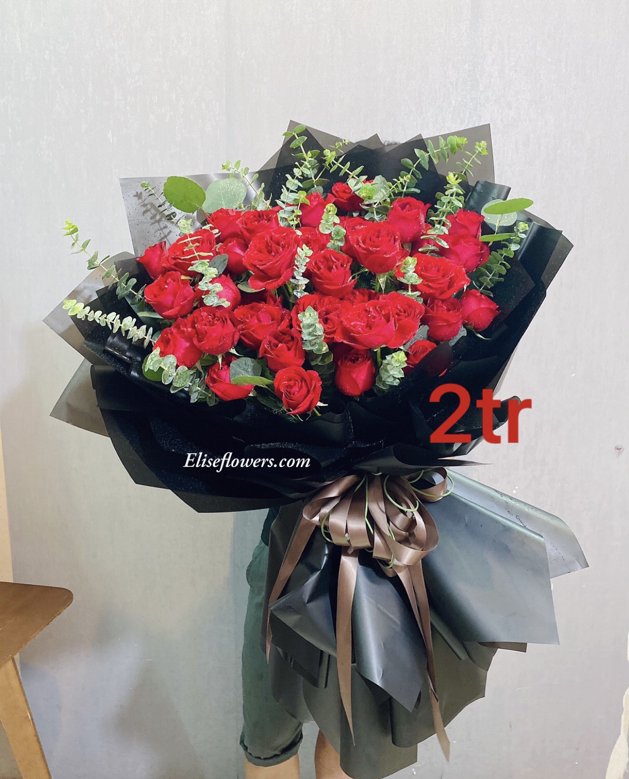 Bó hoa hồng đỏ nhập khẩu giá 2 triệu