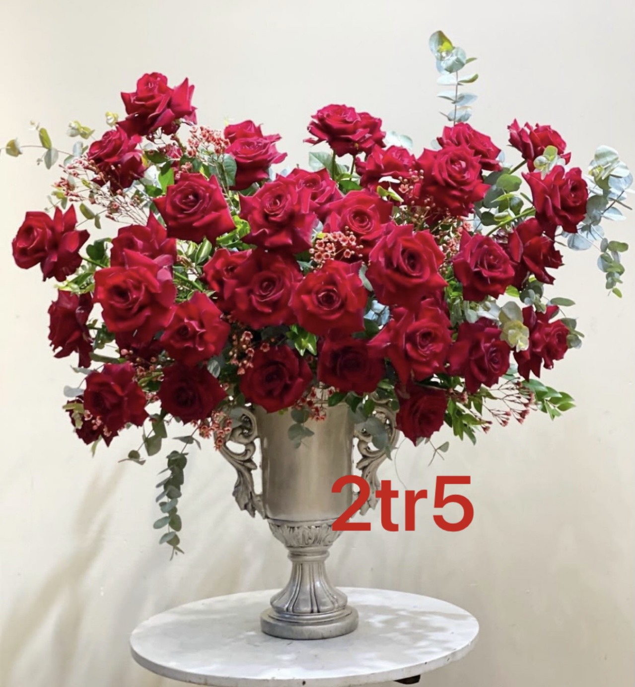 Bình hoa hồng đỏ đẹp cao cấp - sang trọng tặng sếp nữ bà xã, hoa chúc mừng 20/10