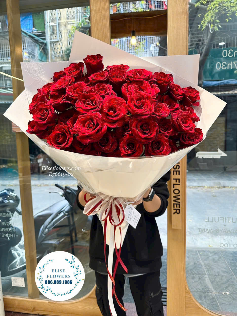 Đặt mua bó hoa hồng đỏ nhập khẩu ở Hà Nội. Hoa hồng đỏ đẹp ở Hà Nội