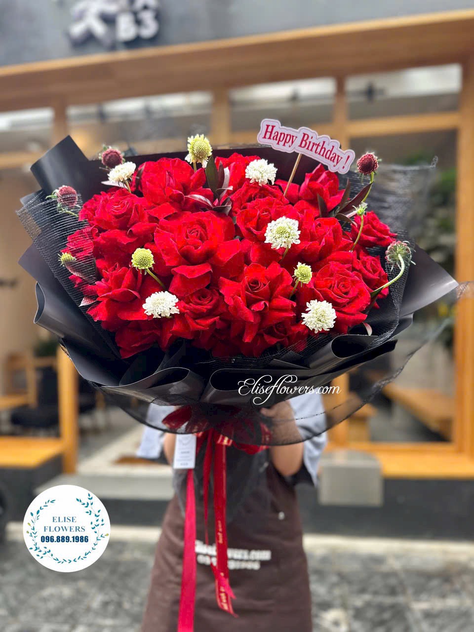 Bó hoa hồng đỏ đẹp ở Hà Nội. Đặt mua bó hoa hồng đỏ đẹp ở quận Cầu Giấy