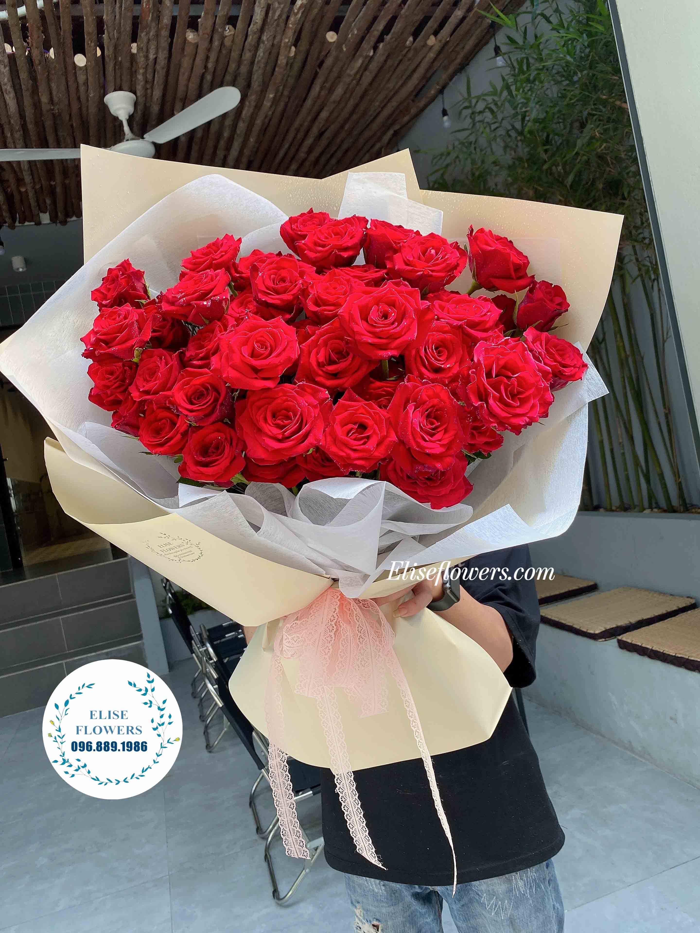 Bó hoa hồng đỏ đẹp đơn giản tinh tế - Bó hoa hồng đỏ đẹp nhất - Bó hoa hồng đỏ nhập khẩu đẹp ở Hà Nội