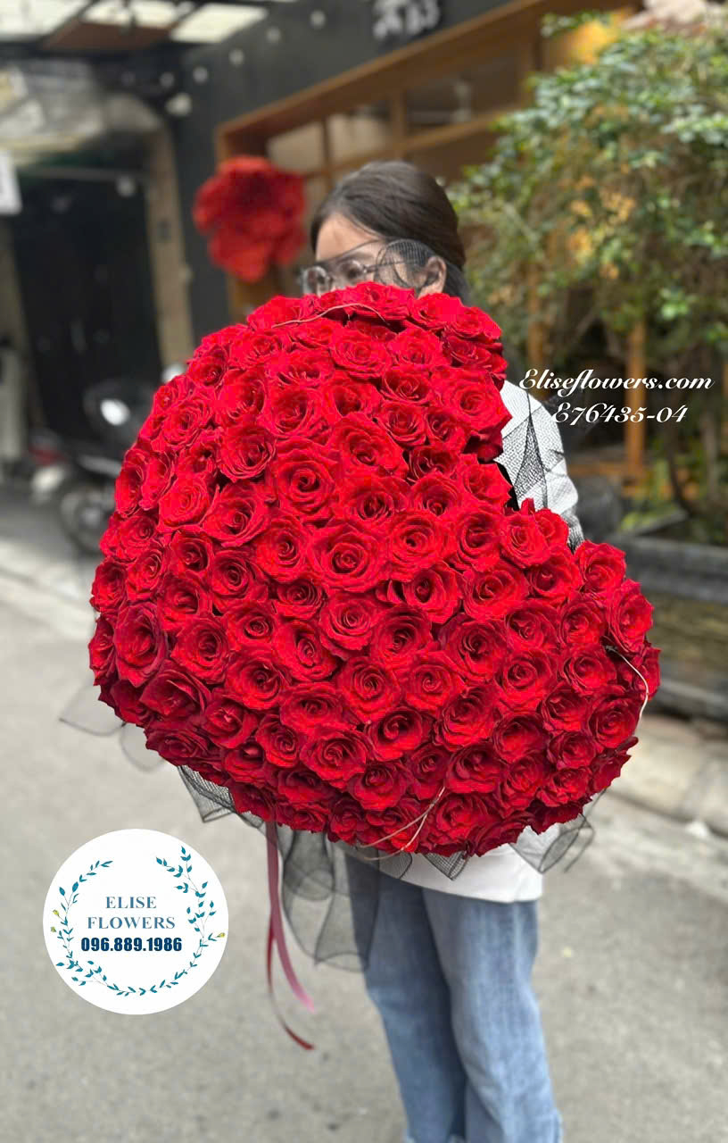Bó hoa hồng đỏ siêu to khổng lồ. Mua hoa hồng đỏ khổng lồ ở quận Hoàn Kiếm, Đống Đa, Ba Đình, Hai Bà Trưng Hà Nội.