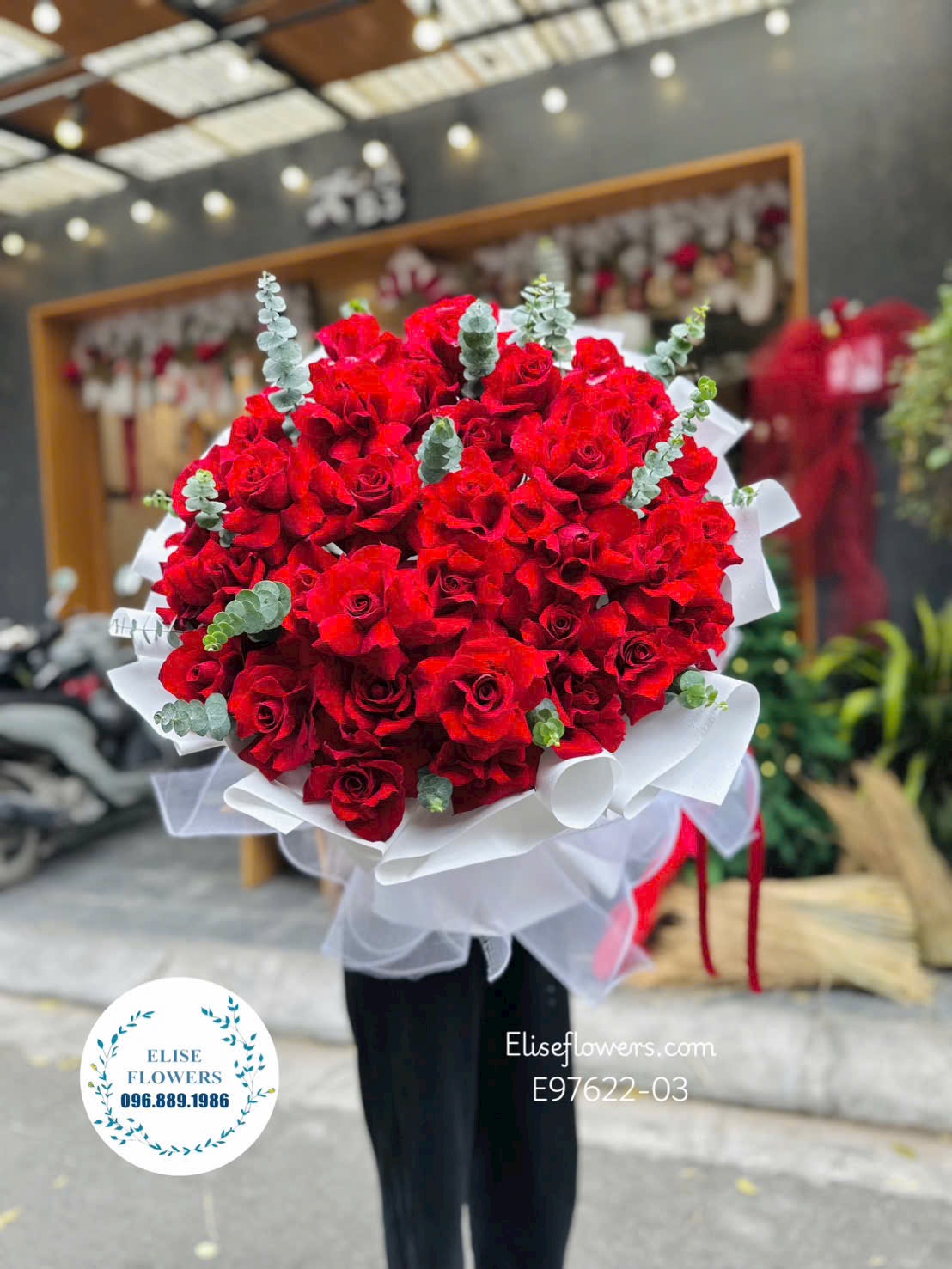 Hoa cầu hôn lãng mạn. Bó hoa hồng đỏ Ecuador nhập khẩu cầu hôn người yêu