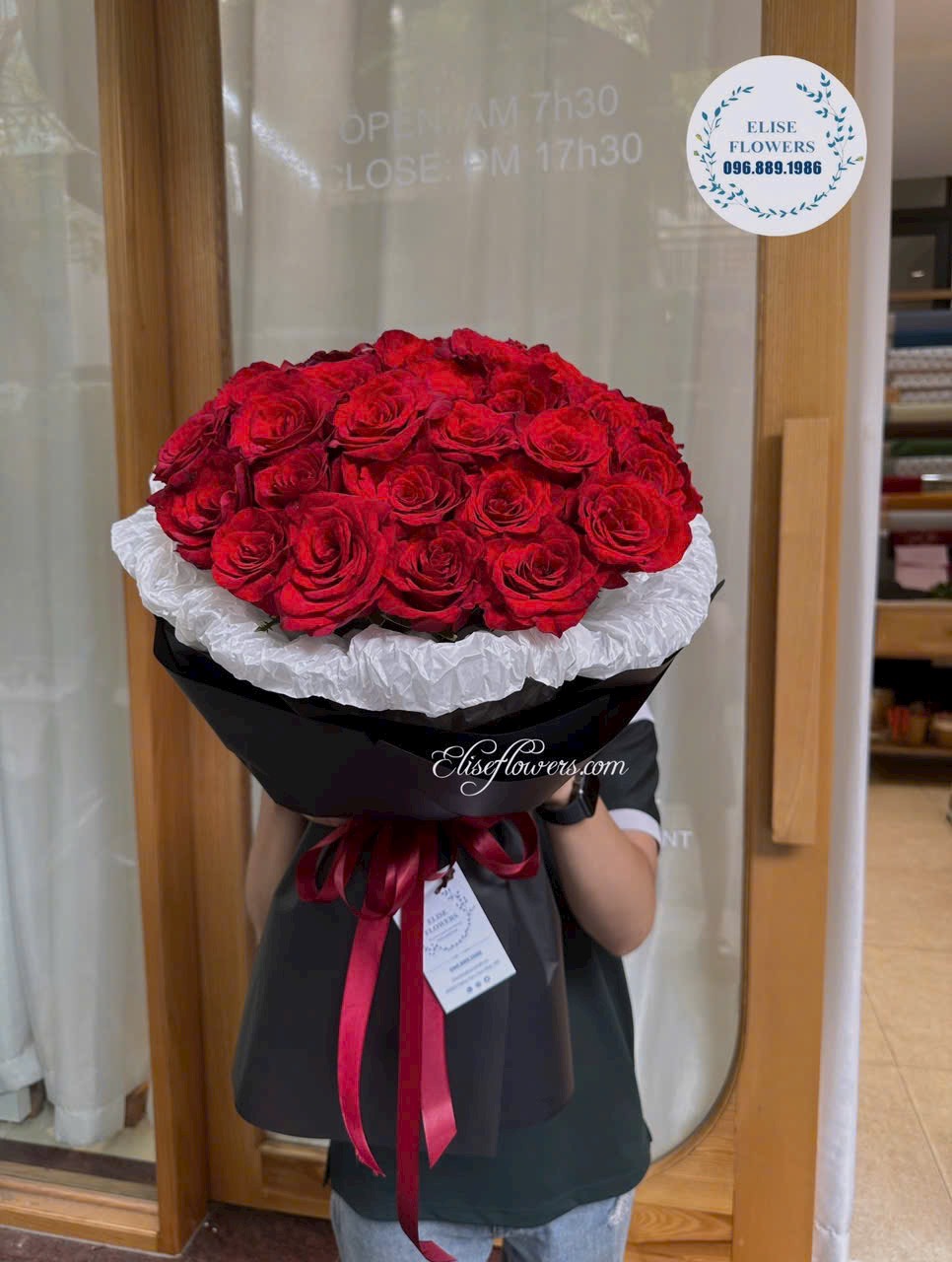 Bó hoa hồng đỏ đẹp đẹp ở Hà Nội. Đặt mua bó hoa hồng đỏ đẹp ở Hà Nội