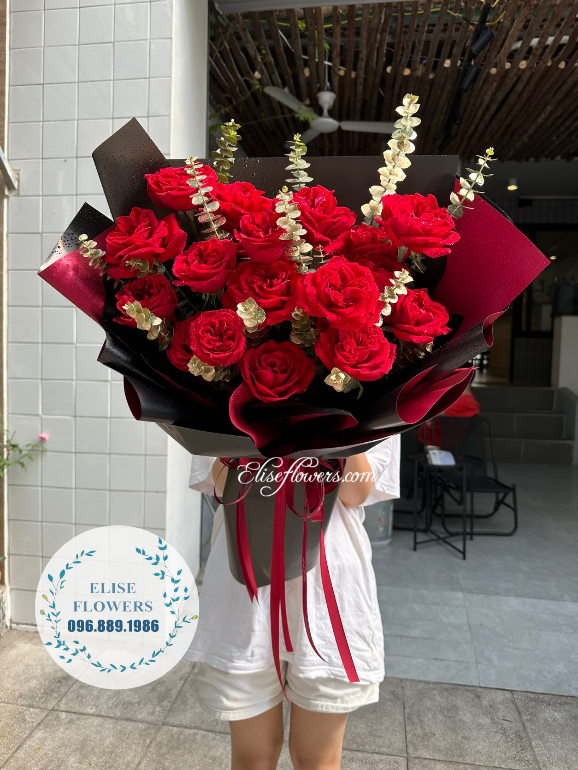 bo-hoa-hong-do-chucc-mungg-20-10-dien-hoa-tang-ban-gai-ngay-20-10