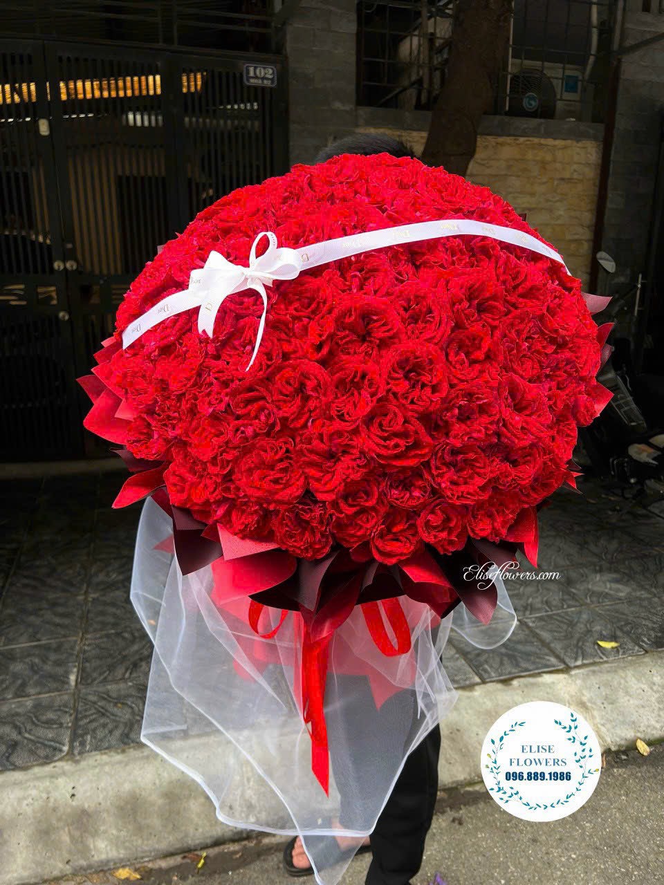 Mau-bo-hoa-hong-do-dep-o-quan-Hoang-Mai-Ha-Noi-Mua-bo-hoa-hong-do-dep-o-quan-Hoang-Mai-Ha-Noi