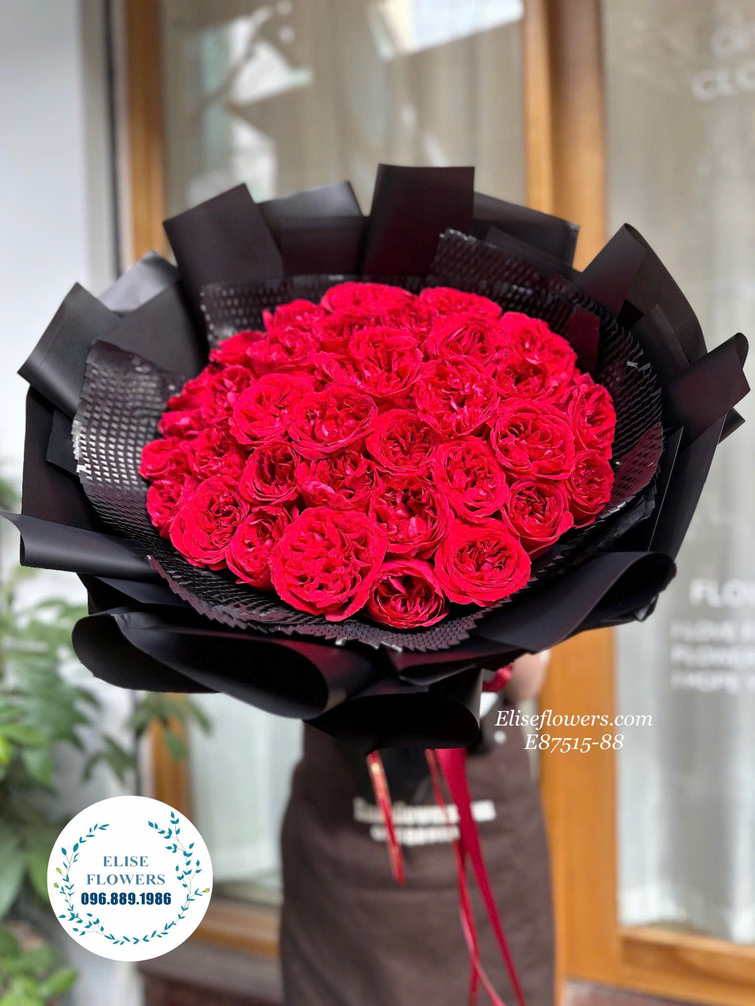 Bó hoa hồng đỏ Valentine ở Hà Nội. Đặt mua bó hoa hồng đỏ Valentine ở Hà Nội.