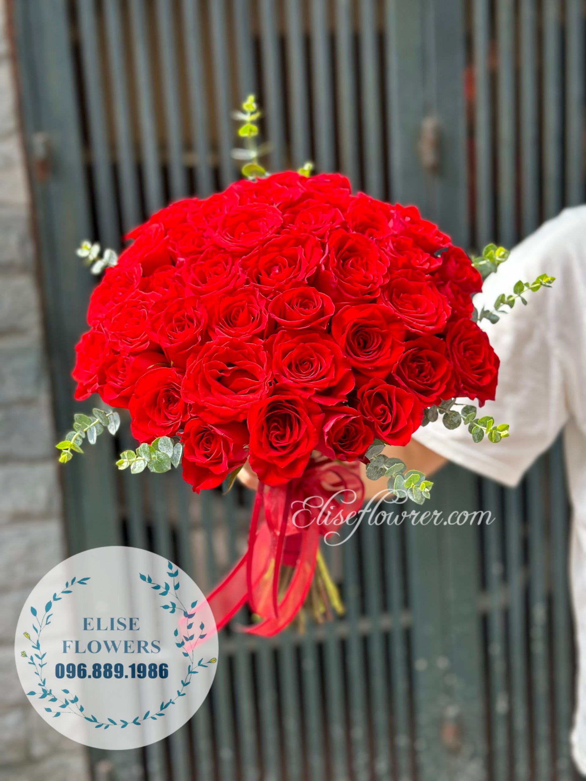 bo-hoa-hong-do-tang-vo-yeu-ngay-ky-niem-bo-hoa-hong-do-tha-lo-dep