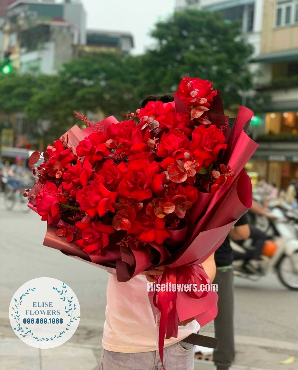 Mau-hoa-chuc-mung-20/10-dep-nhat-bo-hoa-hong-do-dep-nhat-tai-ha-noi