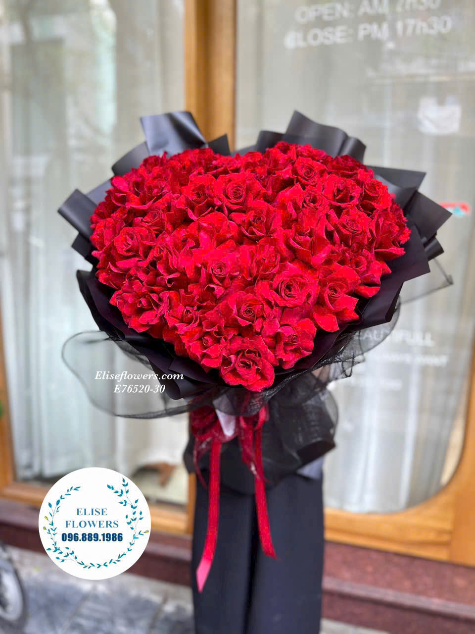 Bó hoa hồng đỏ tặng sinh nhật vợ yêu. Đặt mua bó hoa hồng đỏ tặng sinh nhật vợ yêu