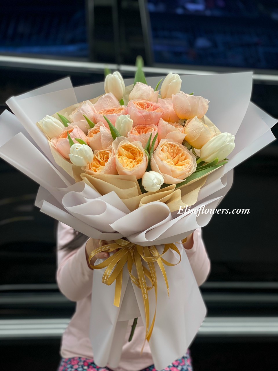 Bó hoa hồng Juliet mix Tulip trắng nhập khẩu | Hoa sinh nhật nhập khẩu tại Hà Nội 
