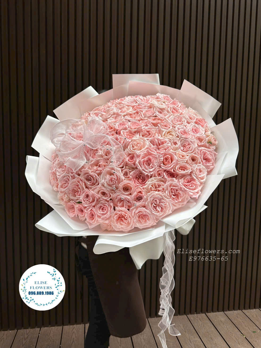 Bó 100 Bông Hồng Ohara Cao Cấp- Quà Tặng Người Yêu Ý Nghĩa Và Sang Trọng Tại Cầu Giấy