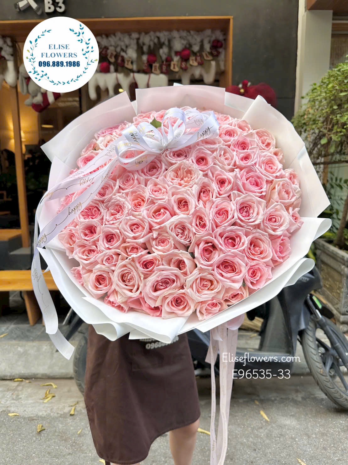 Hoa cầu hôn. Bó hoa hồng 100 bông lãng mạn cầu hôn người yêu