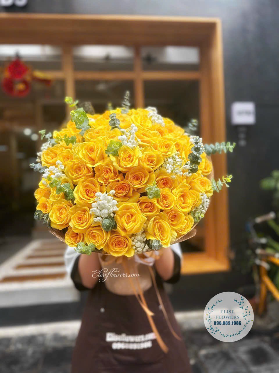 Bo-hoa-hong-vang-dep-Mua-bo-hoa-hong-vang-dep-o-Dong-Da-Ha-Noi