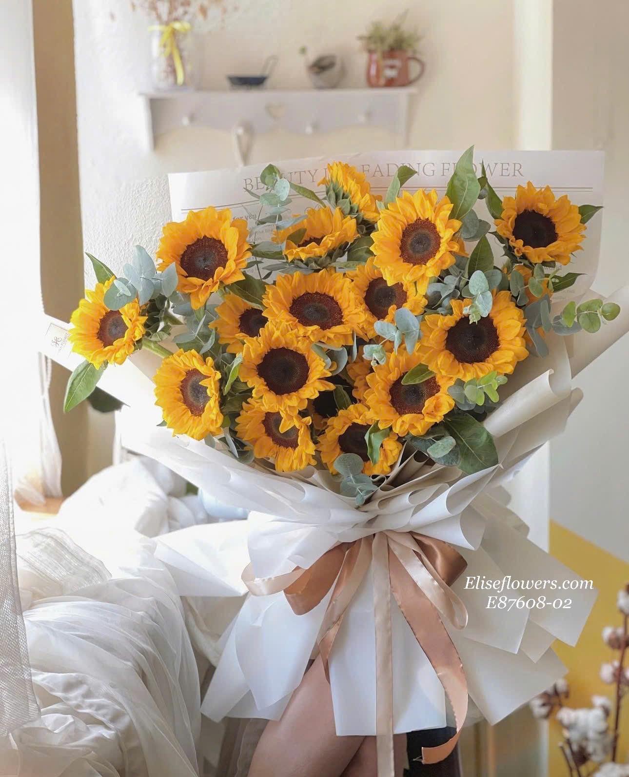 Bó hoa hướng dương đẹp tặng tốt nghiệp ở Hà Nội. Hoa tươi Cầu Giấy. Đặt hoa tươi quận Cầu Giấy.