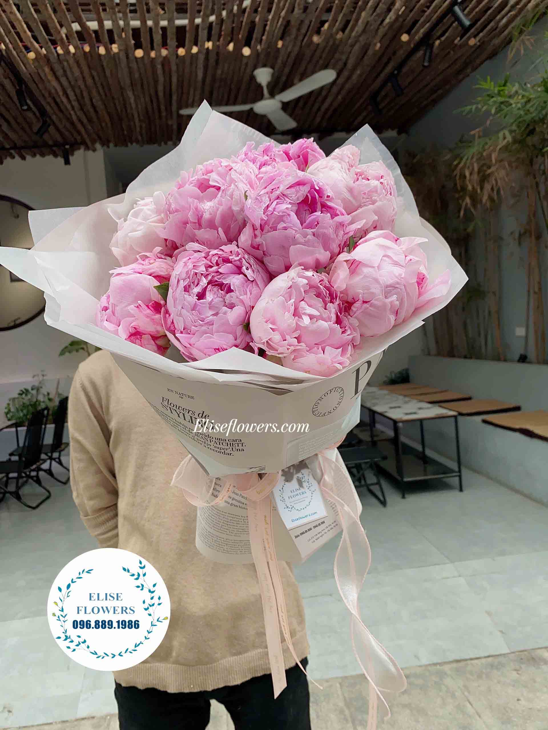 Bó hoa mẫu đơn màu hồng 9 bông | Bó hoa tặng bạn gái đẹp ở Hà Nội