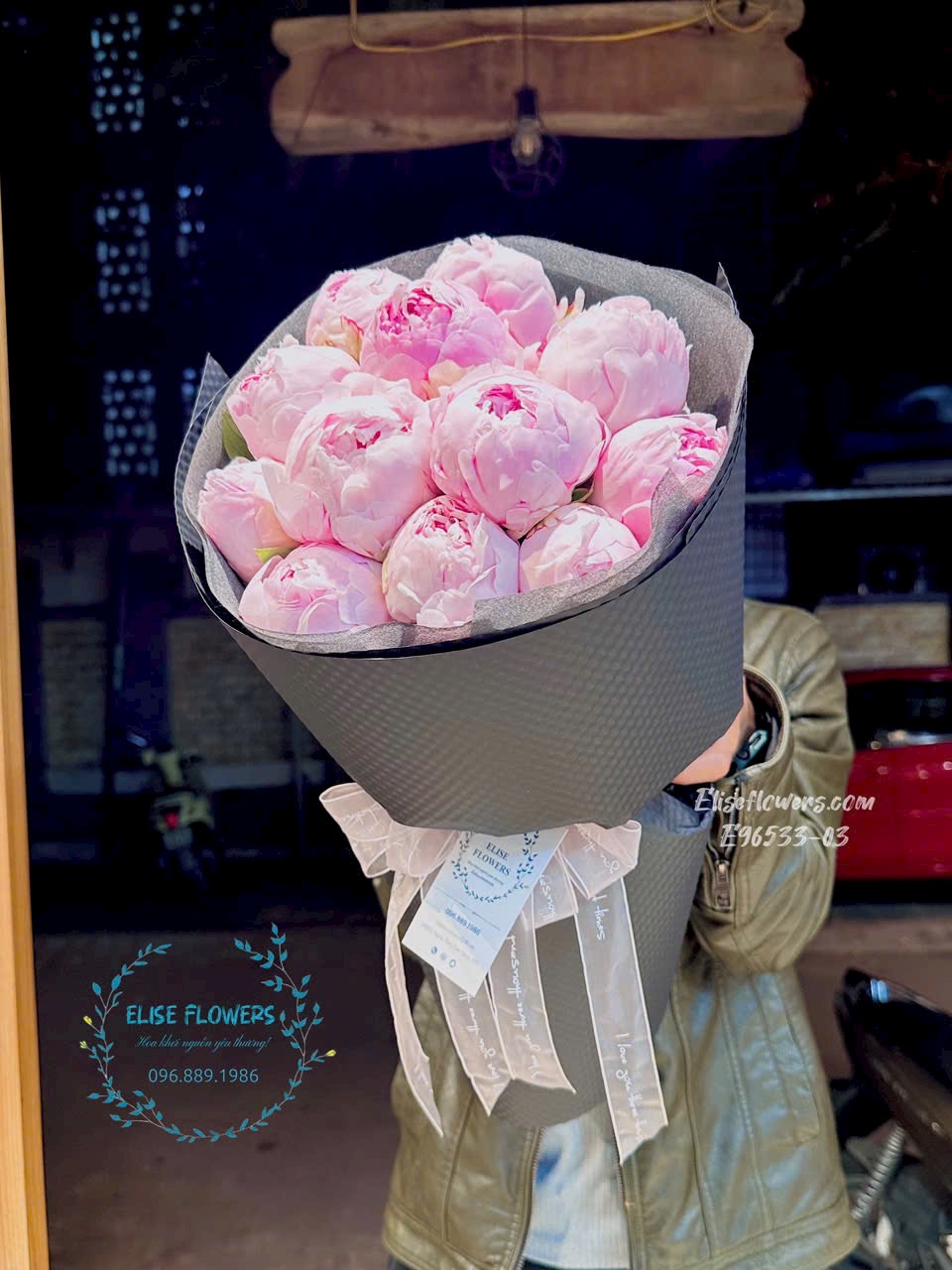 bó hoa mẫu đơn hồng. Điện hoa tươi Eliseflowers.