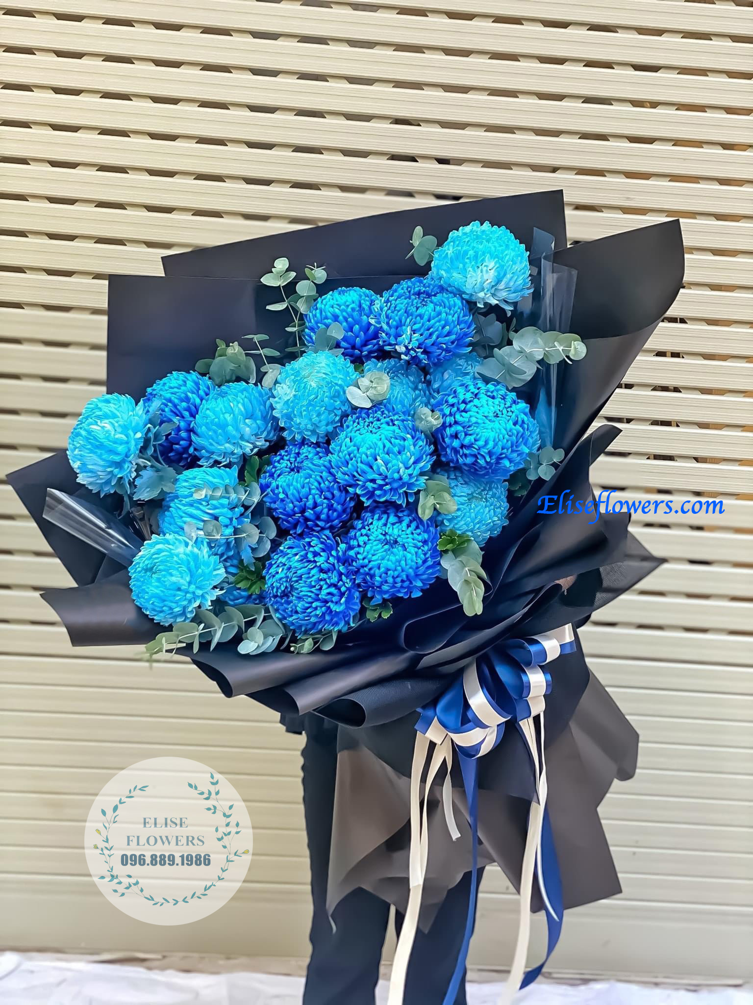 Bó hoa cúc mẫu đơn màu xanh nhập khẩu sang trọng| bó hoa tươi màu xanh Blue