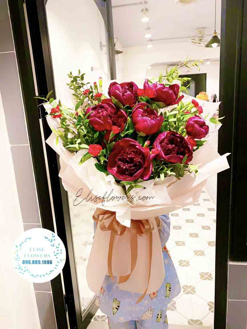 Bó hoa tặng mẹ yêu này đỏ đẹp | Bó hoa mẫu đơn | Điện hoa mẫu đơn đẹp ở Hà Nội