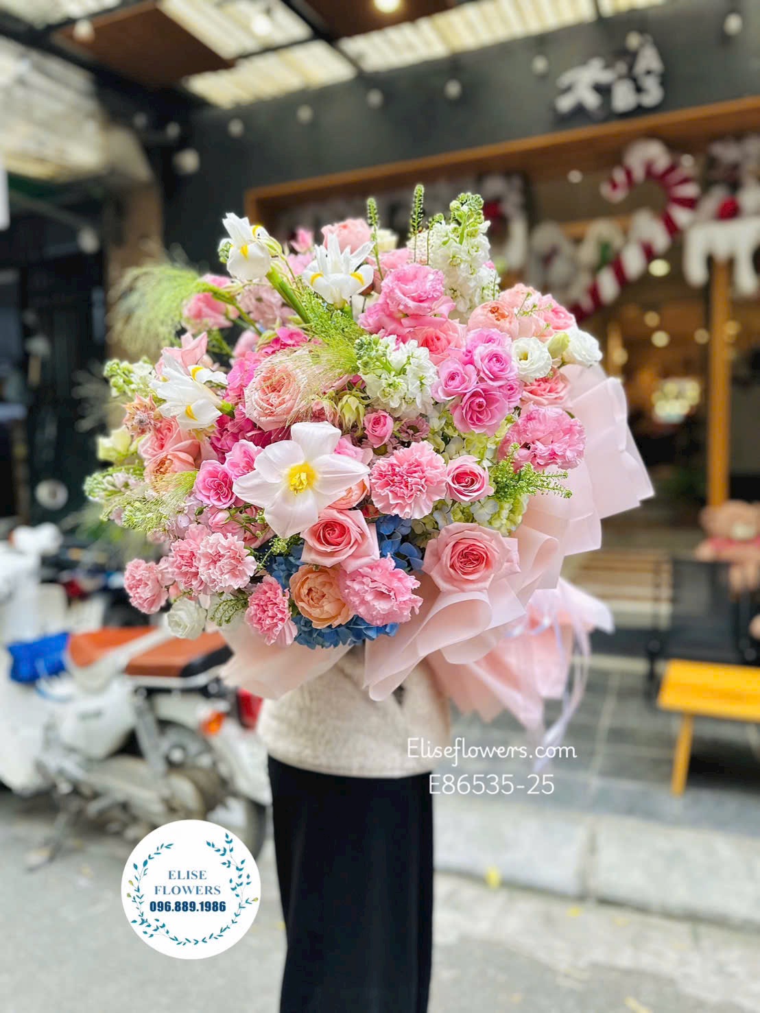 Hoa tươi Hà Nội. Bó hoa tone hồng ngọt ngào tặng vợ, người thương. Eliseflowers