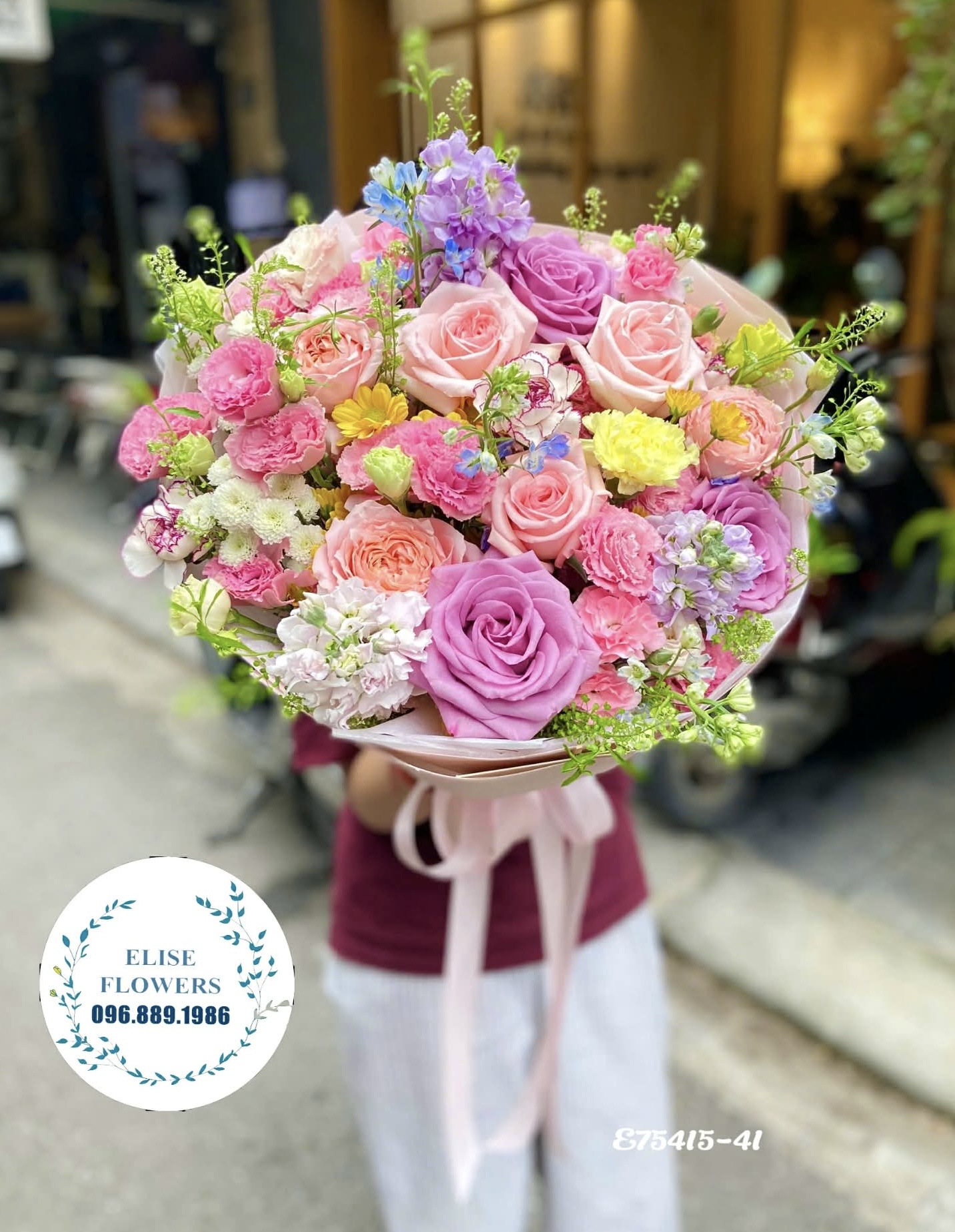 Bó hoa mix màu xinh xắn tặng bạn gái, người yêu tại Hà Nội. Hoa tặng người yêu ngày 8/3