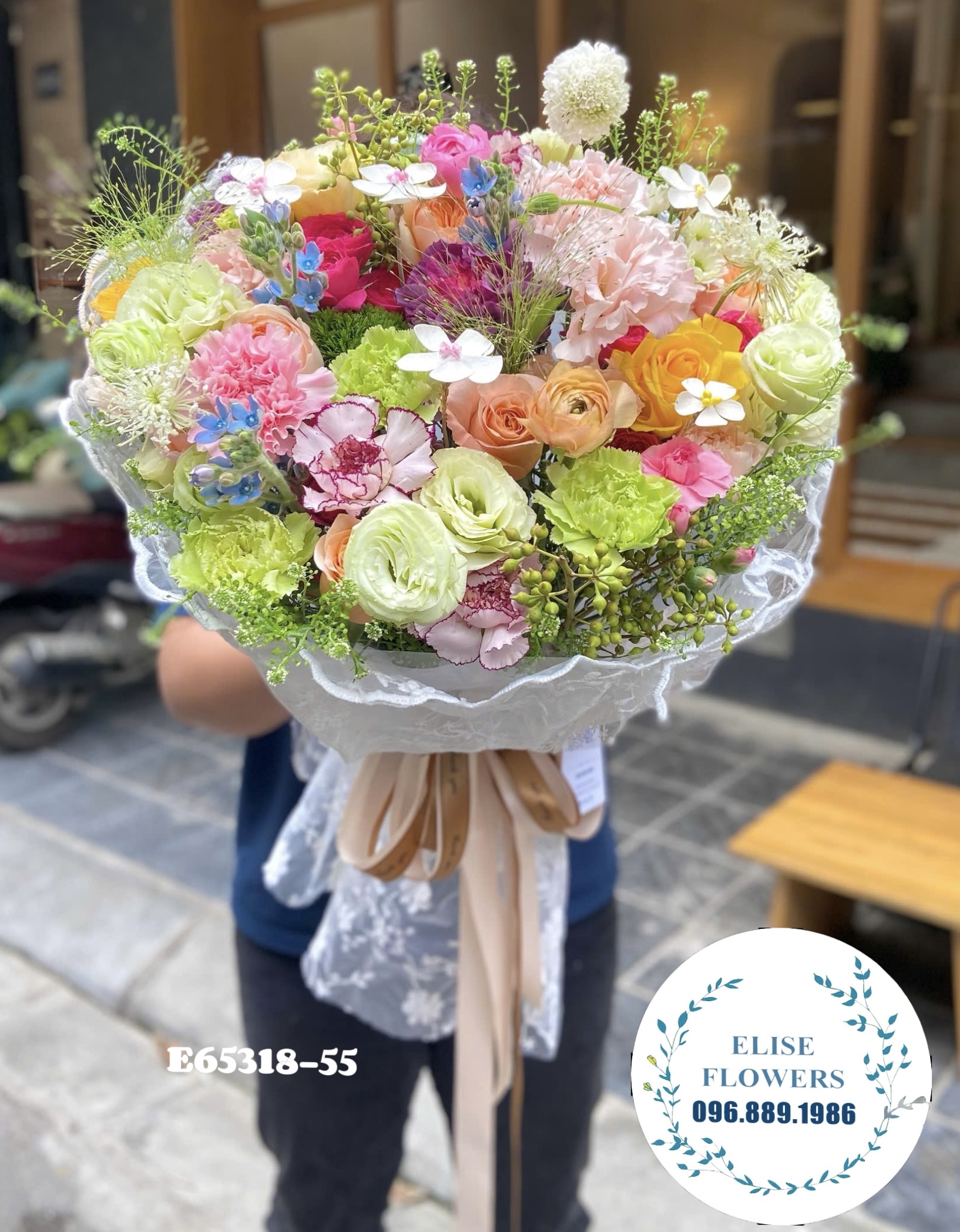 Hoa valentine. Bó hoa đa sắc, rực rỡ tặng người yêu ngày lễ tình nhân