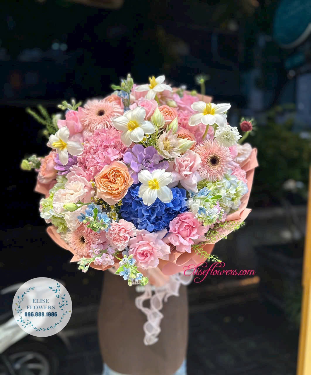 Bó hoa sinh nhật cao cấp ở Hà Nội. Đặt hoa sinh nhật Hà Nội