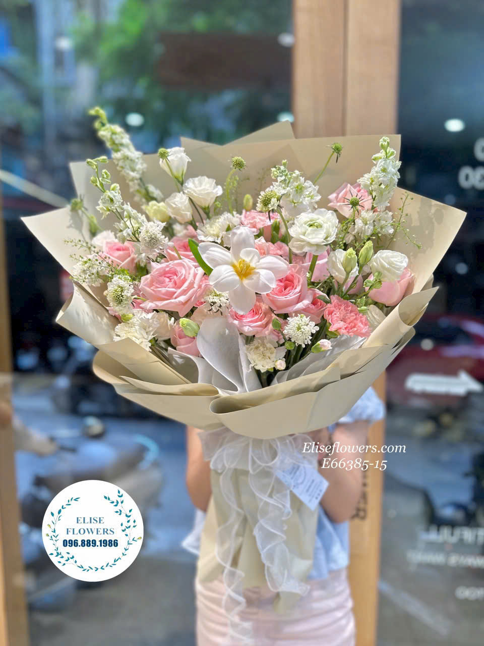 Bó hoa tặng bạn gái. Đặt bó hoa tặng bạn gái ngày 20-10 đẹp