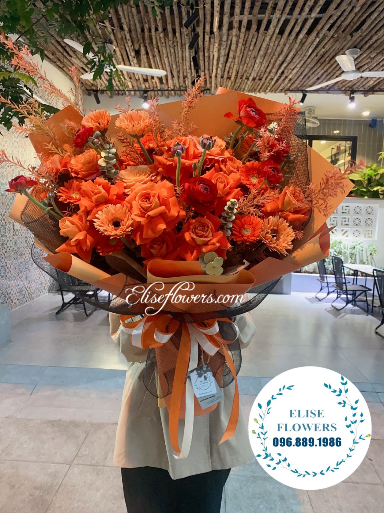 Bó hoa tặng mẹ ngày 8/3 | Bó hoa tone cam cháy rực rỡ | Bó hoa đẹp tại quận Long Biên - Hà Nội | Bó hoa tặng mẹ yêu 