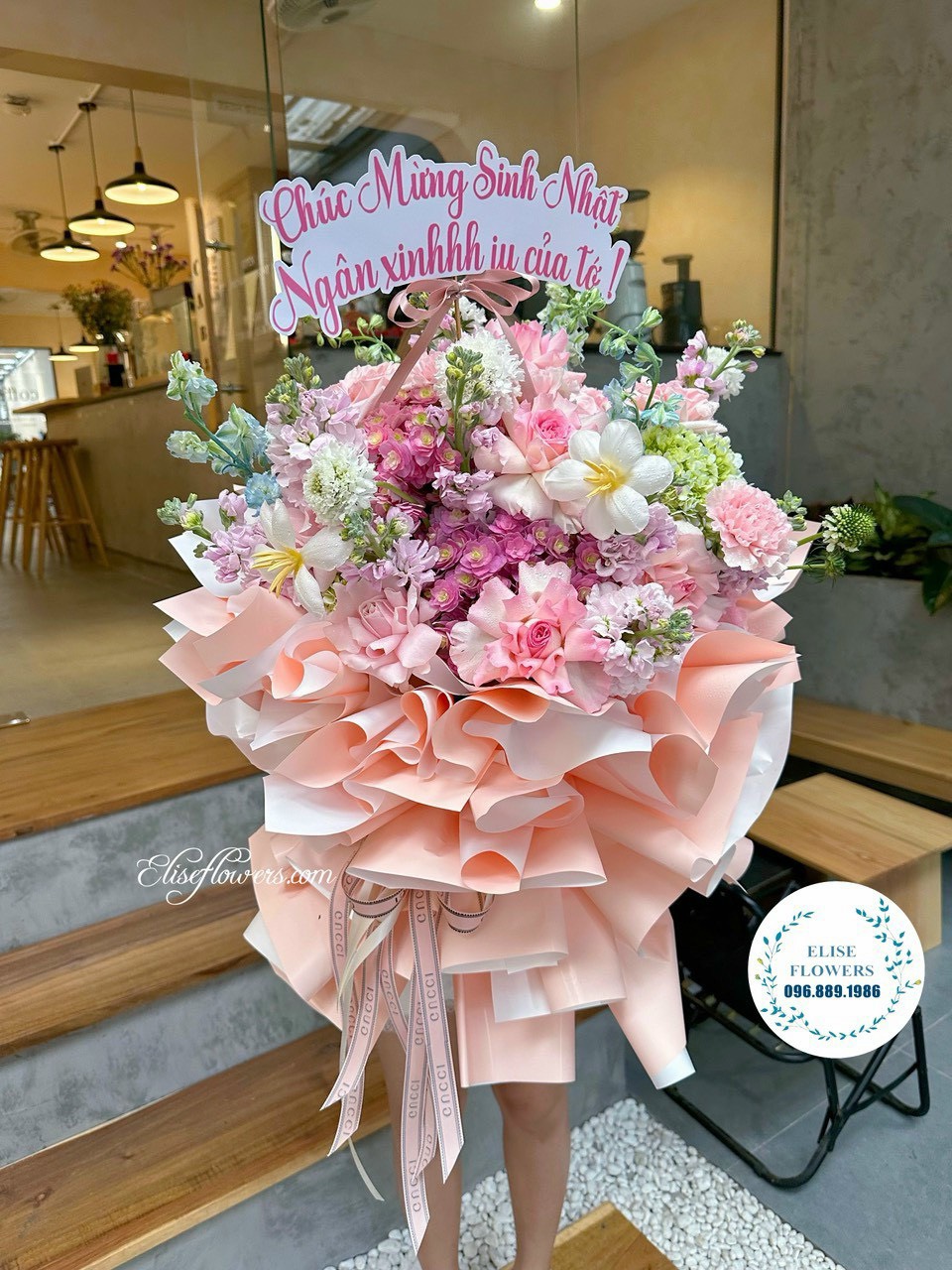 Bo-hoa-sinh-nhat-ban-gai-cao-cap-tai-Tiem-Hoa-Eliseflowers-Dat-hoa-sinh-nhat-dep-quan-Ba-Dinh