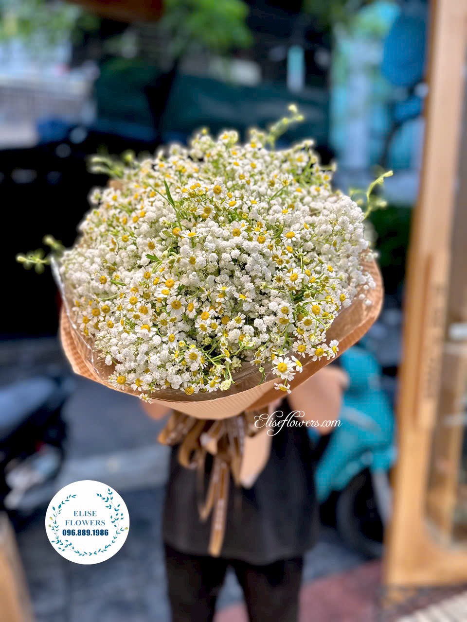 Bo-hoa-tuoi-Ha-Noi-Dat-bo-hoa-tuoi-tang-ban-gai-tai-Ha-Noi