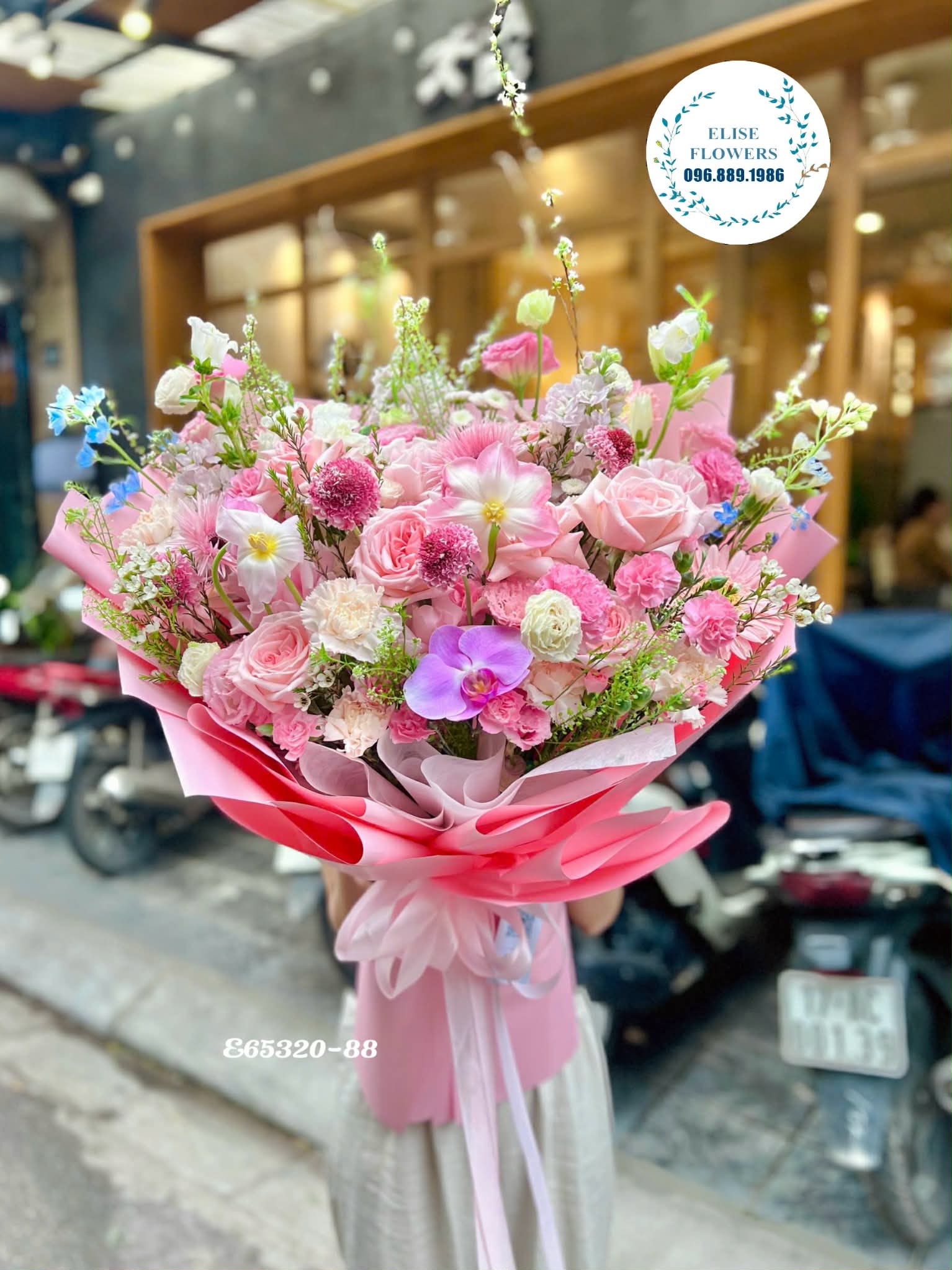 Bó hoa tone hồng ngọt ngào tặng người yêu. Hoa tặng người yêu ngày 8/3. Địa chỉ mua hoa uy tín