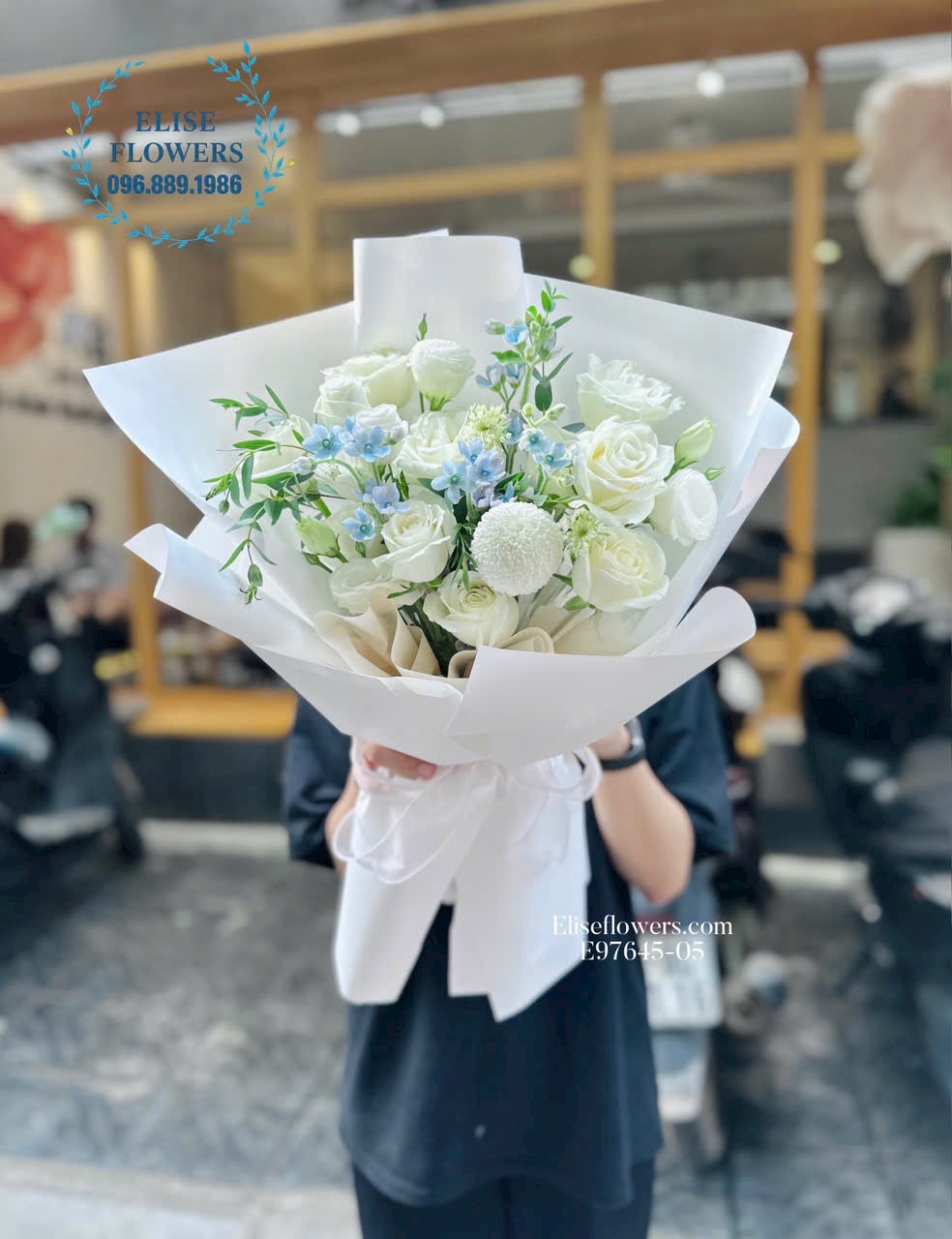 Bó hoa tone trắng tặng sinh nhật đẹp, giá rẻ ở Hà Nội. Địa chỉ mua hoa uy tín Hà Nội