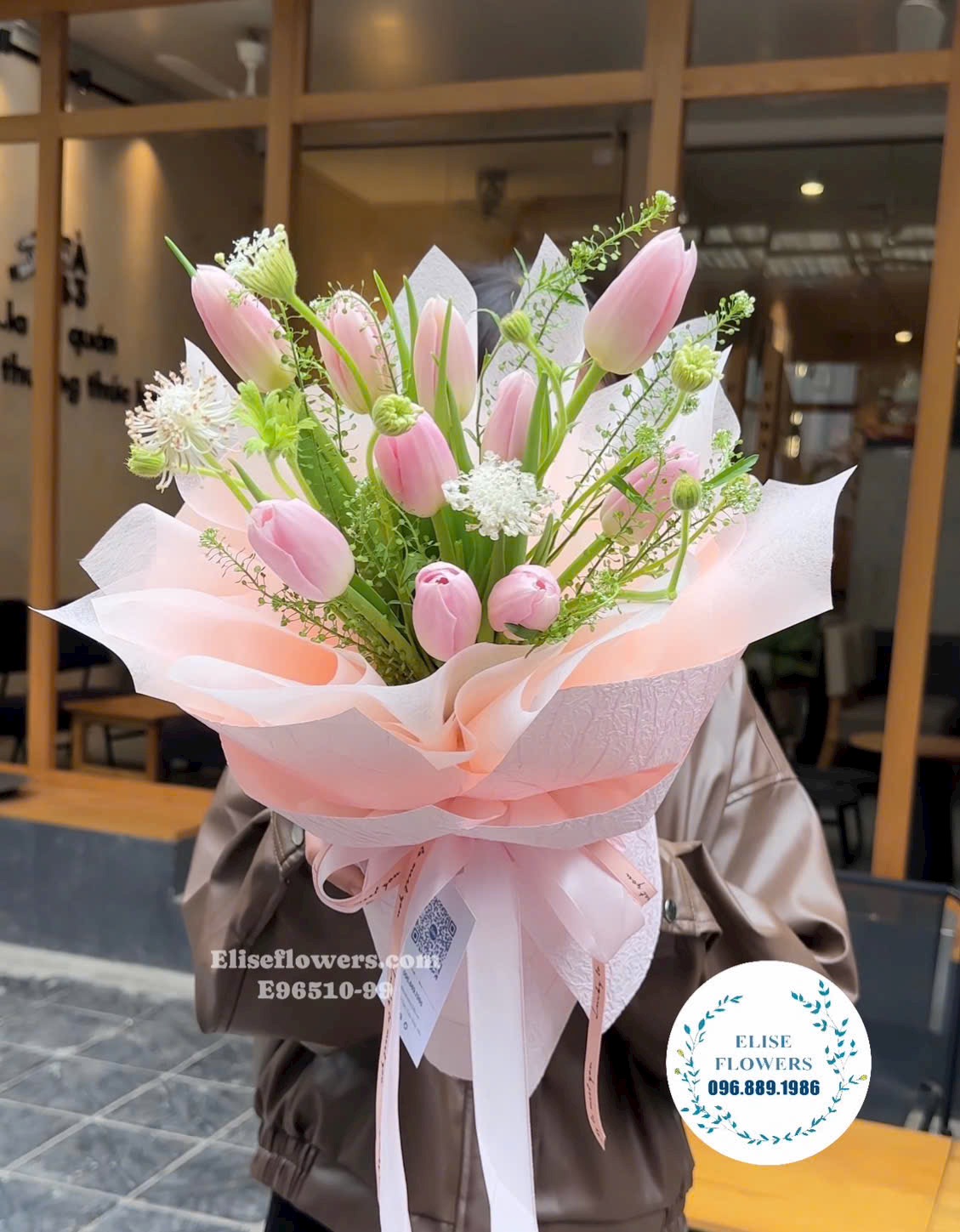 Hoa Tulip Hà Nội. Bó hoa Tulip 10 bông tinh tế tặng người yêu. Điện hoa tươi Hà Nội Eliseflowers