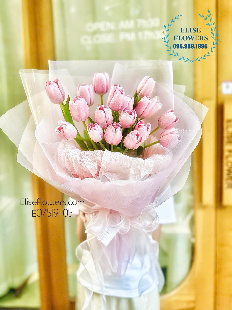 Mua bó hoa Tulip nhập khẩu Hà Lan cao cấp làm quen.