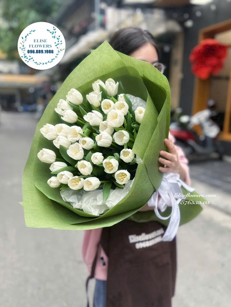 Hoa  tulip  trắng  tặng  bạn gái 8/3 ở  Cầu  Giấyy. Elise  Flowers