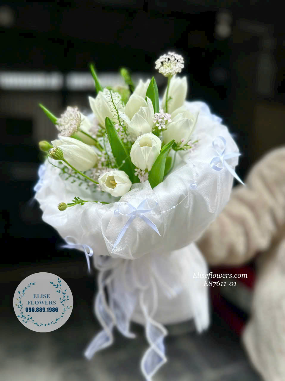 Bó hoa Tulip bánh bèo. Đặt bó hoa Tulip trắng tặng bạn gái