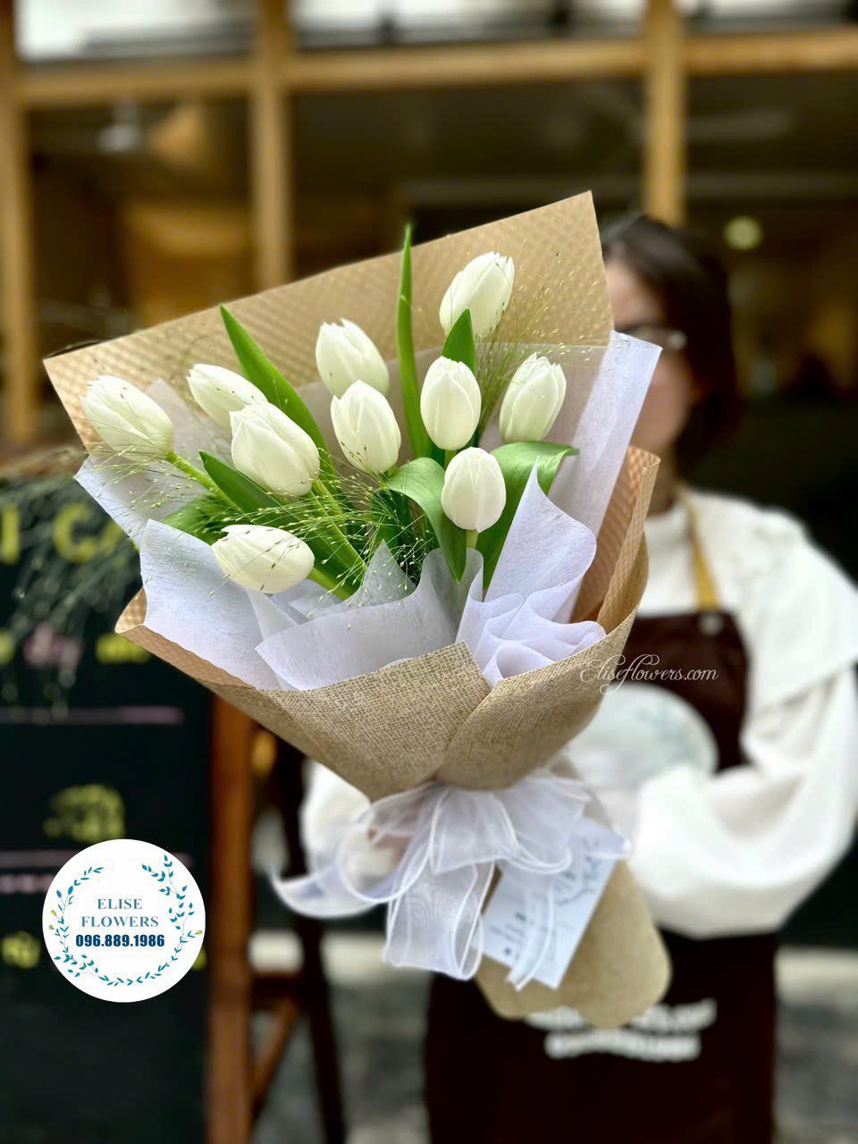 Mau-hoa-Tulip-trang-tinh-khoi-tai-Ha-Noi-Dat-mua-hoa-Tulip-Ha-Lan-nhap-khau