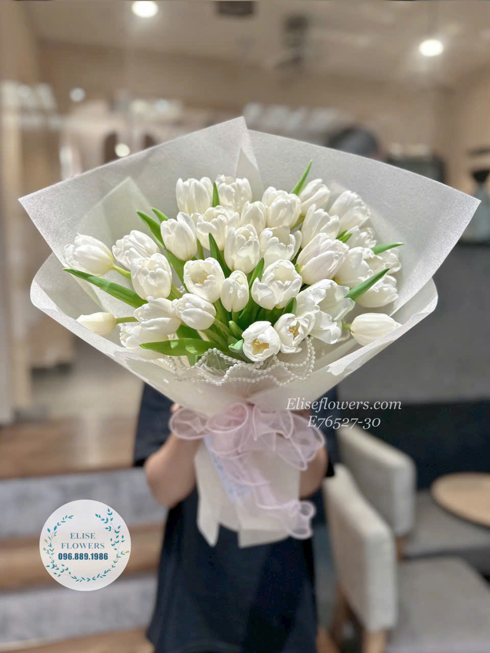 Bó hoa Tulip trắng. Đặt mua bó hoa Tulip Hà Lan trắng đẹp ở Hà Nội
