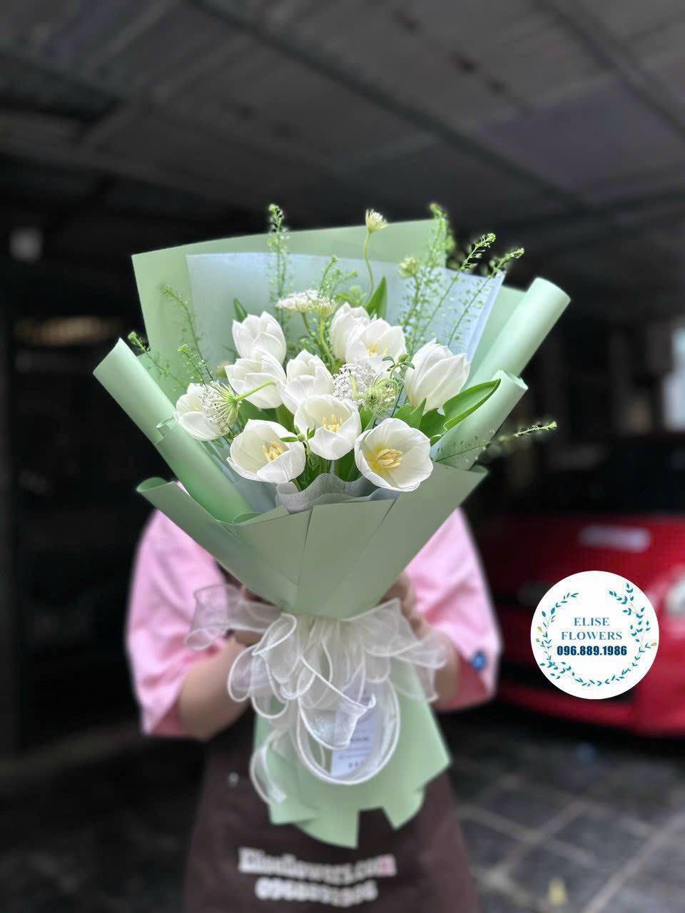 Dat-mua-bo-hoa-Tulip-trang-tai-quan-Dong-Da-Ha-Noi-Mua-hoa-Tulip-Ha-Lan