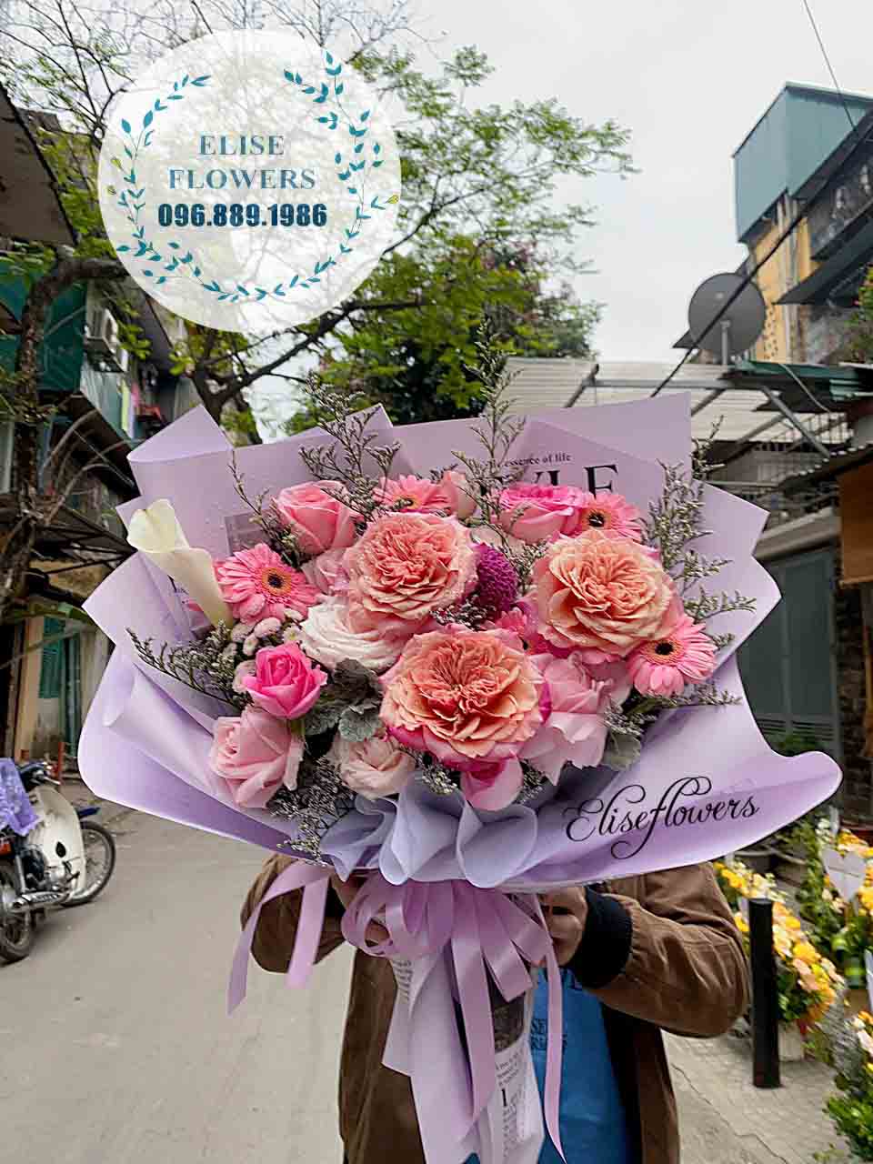 Bó hoa tươi màu hồng L.O.V.E Y.O.U | Bó hoa tặng bạn gái tone hồng tinh tế 